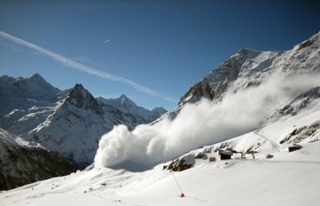 В Приисковом лавина накрыла лыжников, один человек пропал