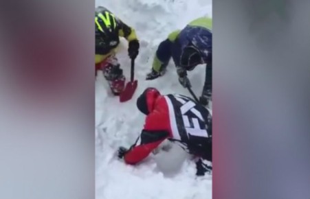 Турист рассказал, как спас четверых товарищей, оказавшихся под снежной лавиной в горах Хакасии