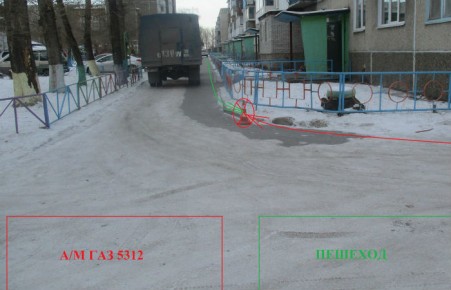 В Абакане пьяный водитель сбил ребенка во дворе