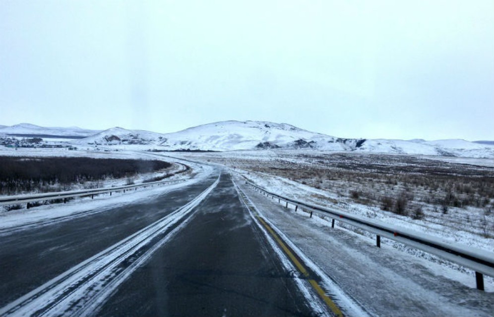 На нескольких трассах в Хакасии ограничено движение 