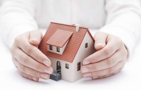 В Хакасии собственники недвижимости запрещают совершать сделки с имуществом без их личного участия