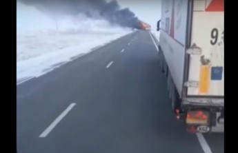 В Казахстане из-за пожара в автобусе погибли 52 человека