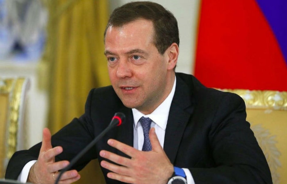 Медведев: у Минфина «кино страшное», у МЭР — «оптимистическое»