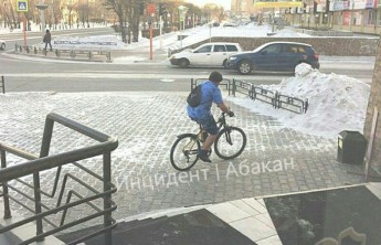 В Абакане в -36 градусов заметили велосипедиста в шортах
