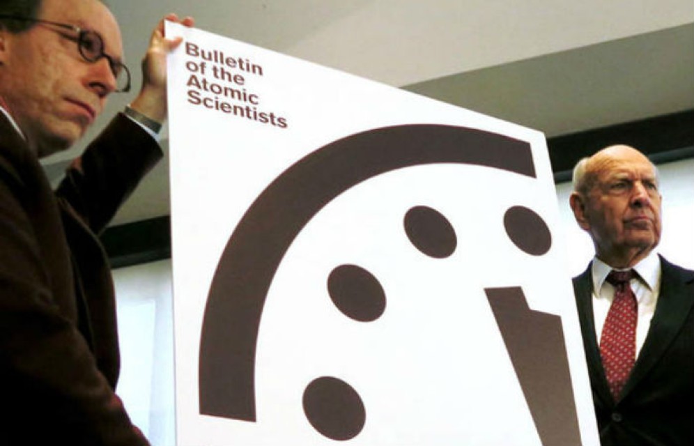 На символических часах Судного дня осталось две минуты до ядерной полуночи