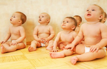 Росстат сообщил о падении рождаемости в России до минимума за 10 лет