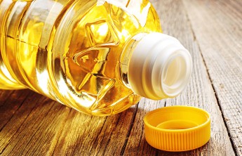 Ученые рассказали о вреде подсолнечного масла и рыбьего жира