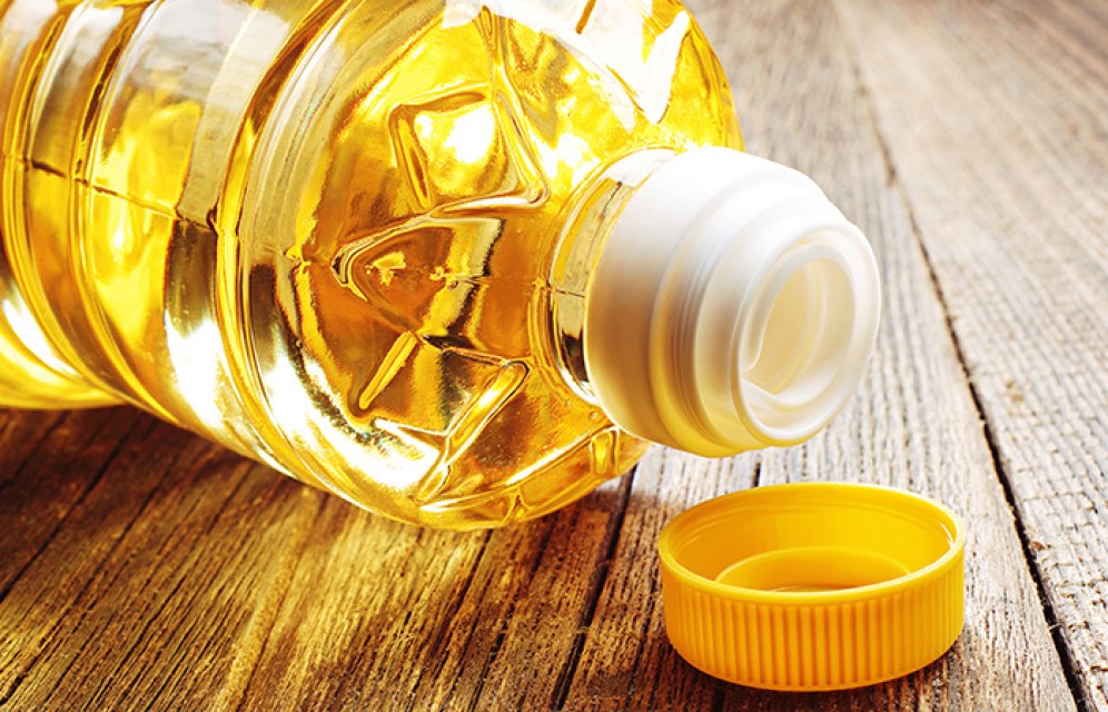 Ученые рассказали о вреде подсолнечного масла и рыбьего жира