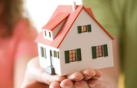 Глава Хакасии поручил обеспечить жильем многодетную семью из Черногорска