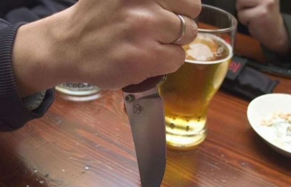 Житель Черногорска убил гостя, который не хотел уходить