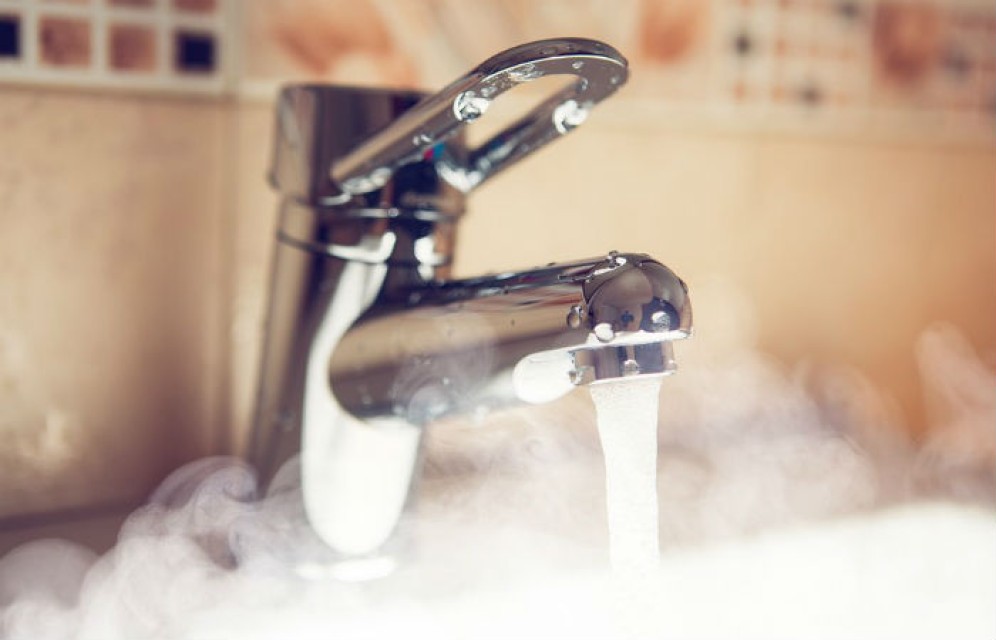 В Сорске полицейский вытащил пенсионерку из кипятка