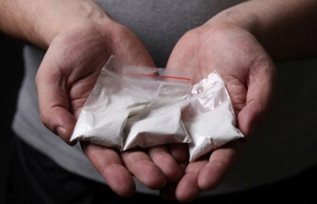 В Абакане задержали наркокурьера из Шушенского