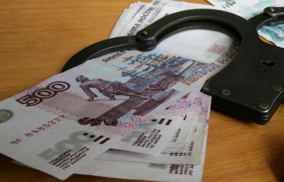 В Красноярске борец с экономическими преступлениями погорел на взятке в 3,5 миллиона рублей