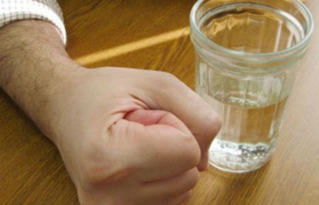 Двое жителей Аскиза задушили собутыльника за осквернение могилы матери одного из них