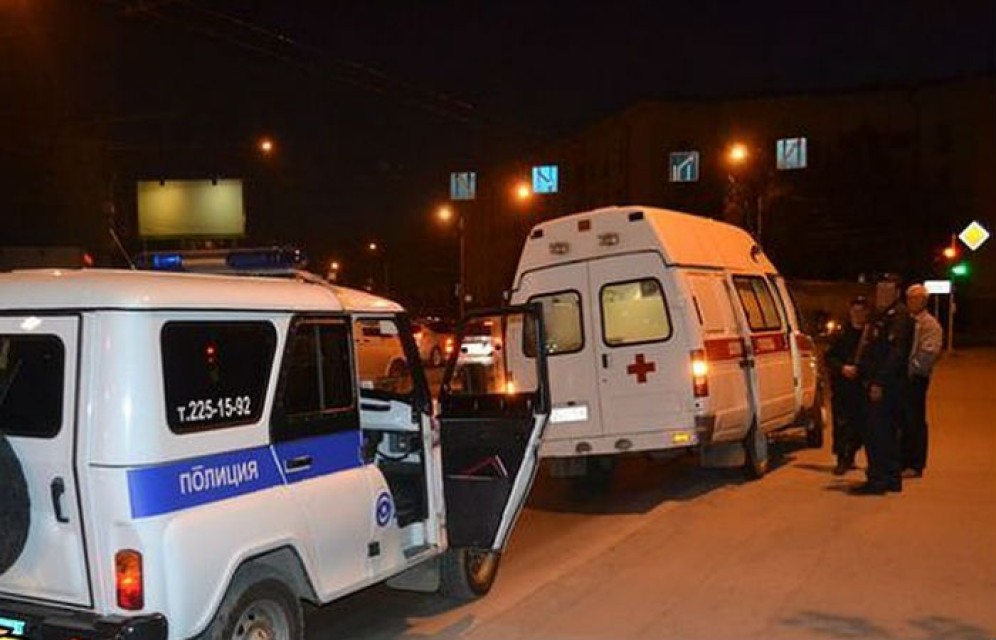 В Абакане пьяный пешеход повредил автомобиль скорой помощи