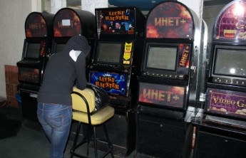 В Абакане полицейские накрыли два десятка "одноруких бандитов"