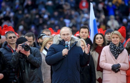 Владимир Путин выступил на митинге в Лужниках