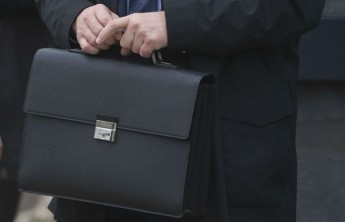 Отправленные в отставку члены правительства Хакасии будут работать до мая