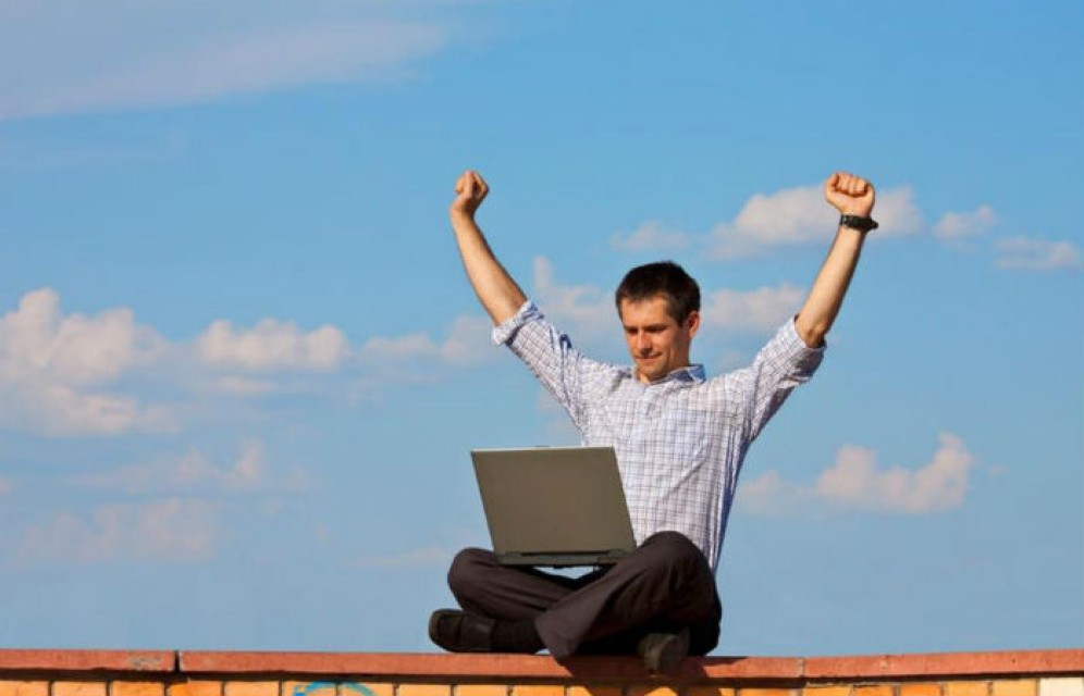 Путин поручил правительству законодательно закрепить статус самозанятых