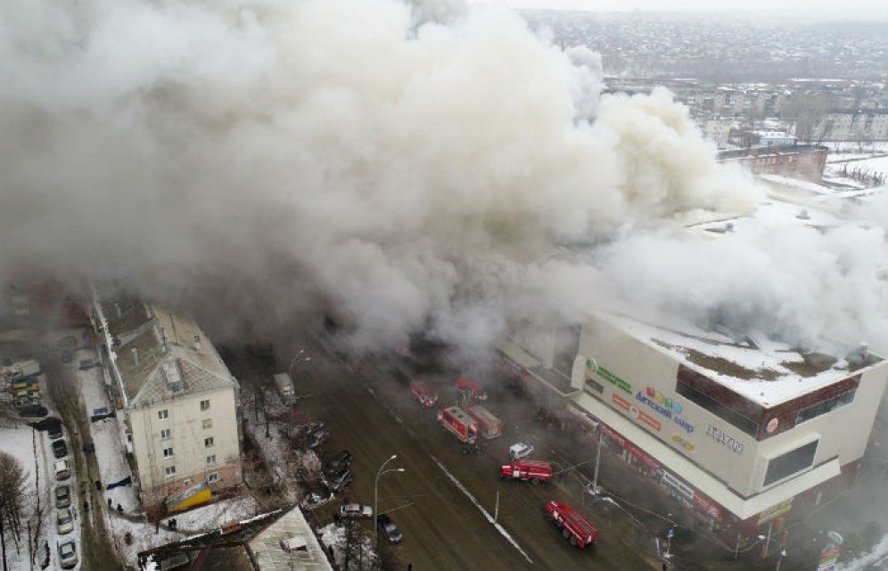 «Это просто ужас...»: очевидцы о трагедии в кемеровском ТЦ, где погибли десятки людей