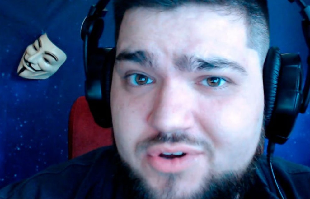 Суд заочно арестовал пранкера Вольнова, сообщившего о якобы сотнях погибших в Кемерове