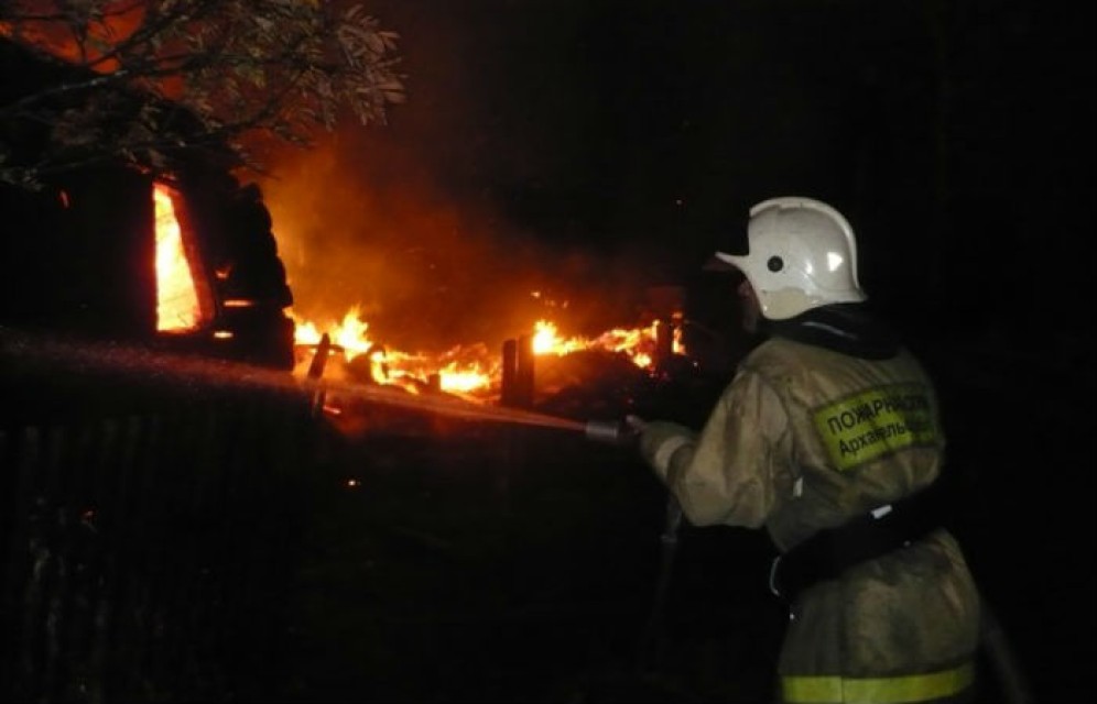 В Хакасии из-за снегопада закрыты дороги Абакан - Саяногорск и Аскиз - Вершина Теи