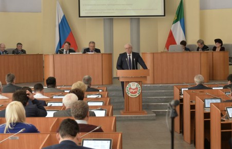 Виктор Зимин в восьмой раз отчитается перед Верховным Советом Хакасии