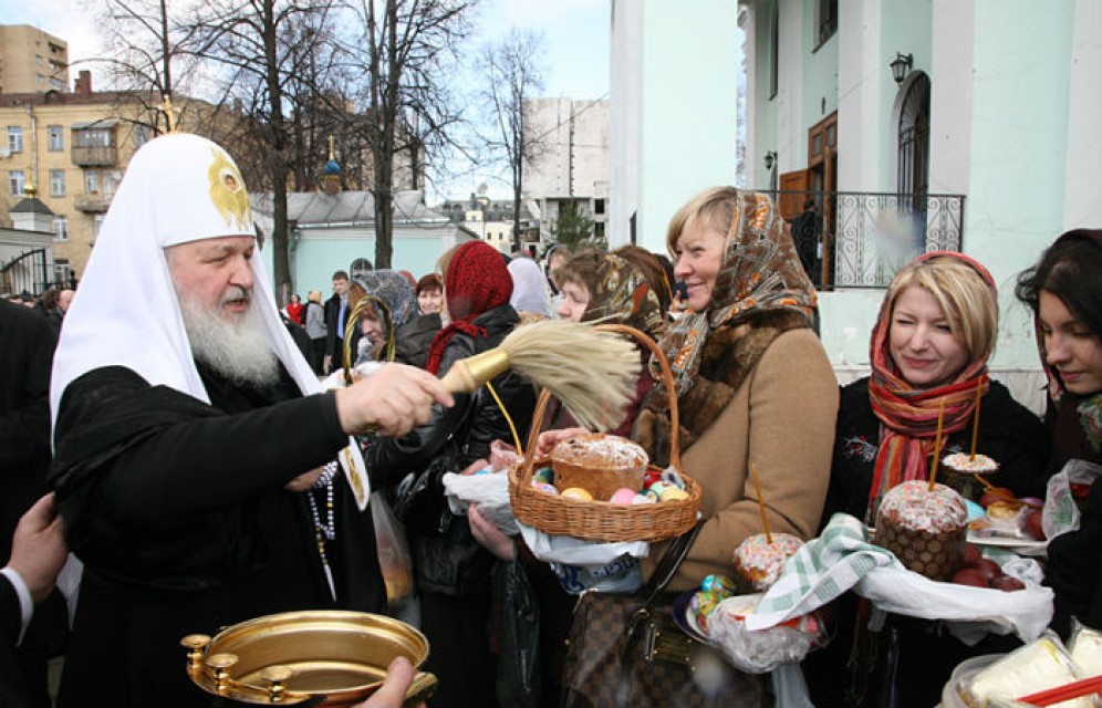 Православные христиане празднуют Пасху