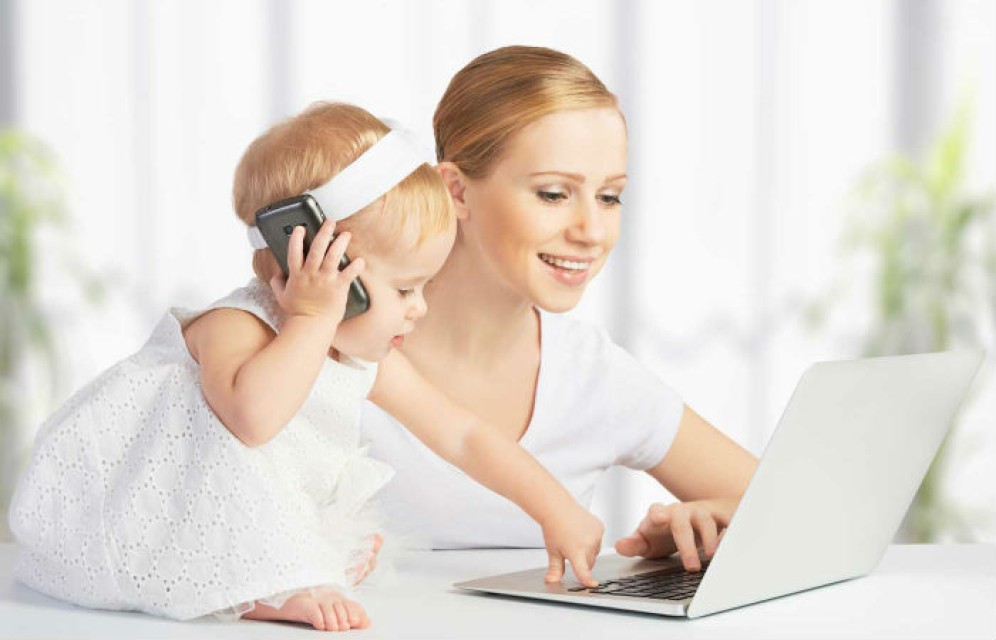 Минтруд поможет молодым матерям с работой и зарплатой