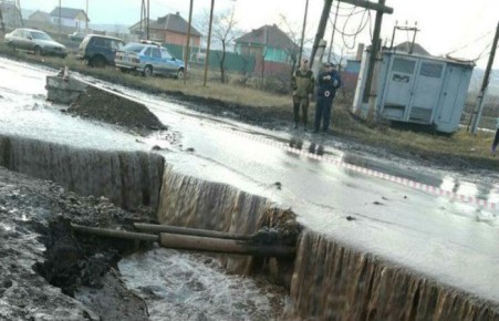 В Усть-Абаканском районе паводком смыло дороги