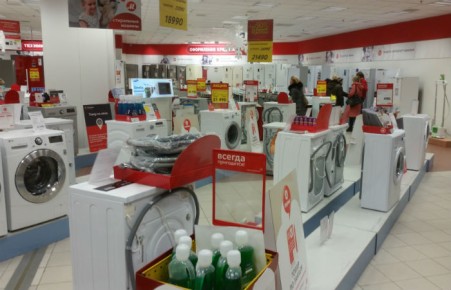 Россиян предупредили о росте цен на электронику из-за обвала рубля