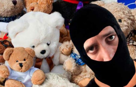 В Аскизе недавние подростки вспомнили детство и украли игрушки