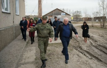 Военные строят в Абакане сквер и автомобильную парковку