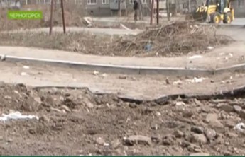 У жителей черногорской пятиэтажки земля уходит из-под ног