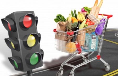 В России летом могут начать маркировать продукты цветами светофора