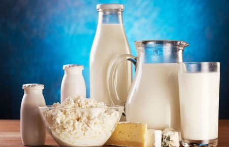 Роспотребнадзор назвал процент фальсификата в молочной продукции