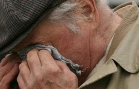 Житель Черногорска избил пенсионера и забрал у него больше 100 тыс. рублей