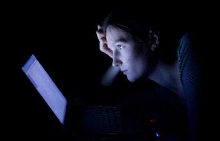 Ученые выяснили, что ночное бодрствование опасно для психики