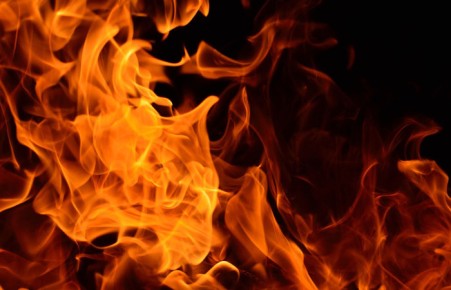 В Абакане мужчина-инвалид не смог выбраться из горящей квартиры