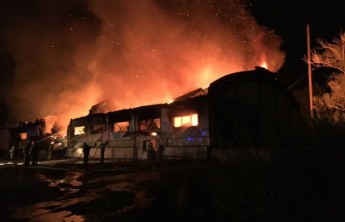 В Усть-Абакане дотла сгорел магазин "Светофор" площадью 1000 кв м