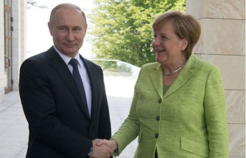 Не сошлись характерами: Путин напомнил Меркель об украинских националистах