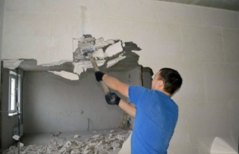 В Абакане возбуждено уголовное дело по факту гибели подростка при обрушении стены 