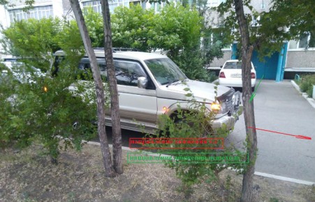 В Саяногорске водитель внедорожника проехал по ногам 6-летнего ребенка