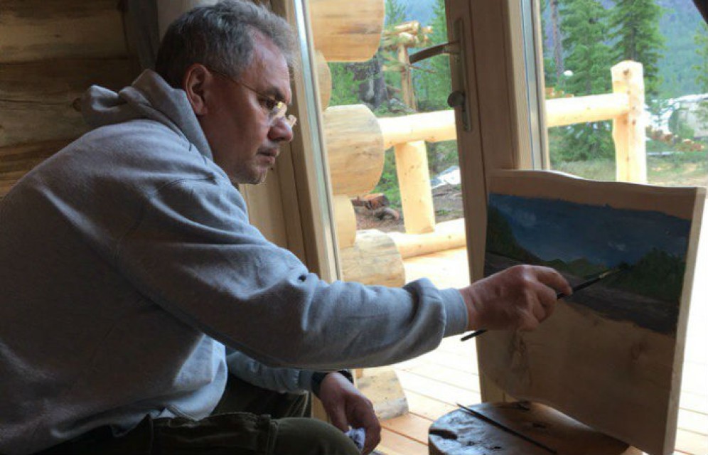 Работы Шойгу покажут на выставке Студии военных художников в Хакасии