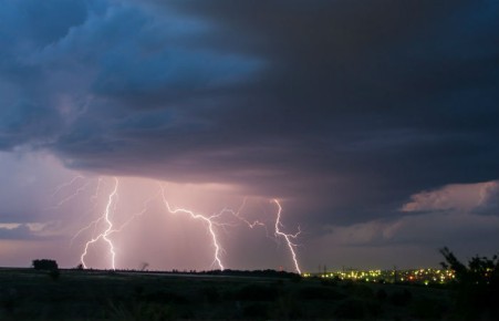 В Хакасии ожидаются грозы, град и сильный ветер