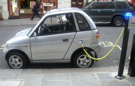 Индия намерена полностью перейти на электрокары к 2030 году