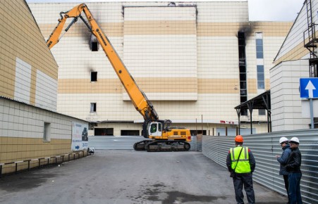 В Кемерове начался снос торгового центра "Зимняя вишня"