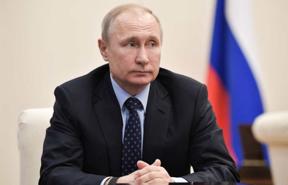 Путин предложил не торопиться с повышением пенсионного возраста