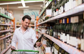 От россиян захотели спрятать алкоголь