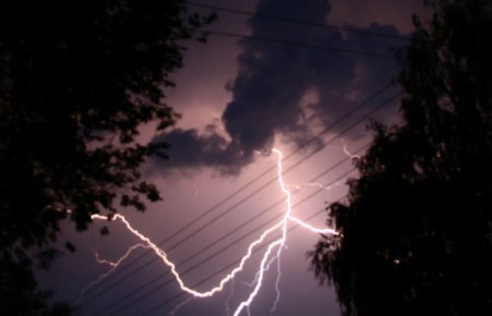 В Хакасии гроза оставила без света восемь населенных пунктов